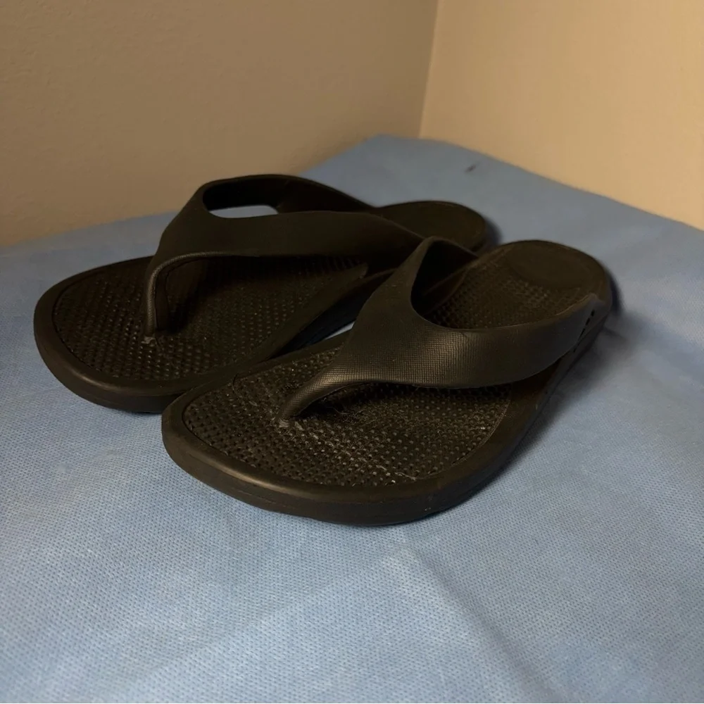 Toes Black Flip Flop Sandals